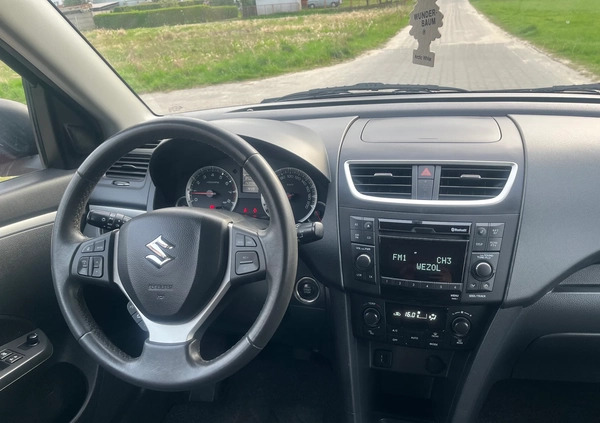 Suzuki Swift cena 23499 przebieg: 143979, rok produkcji 2012 z Czersk małe 631